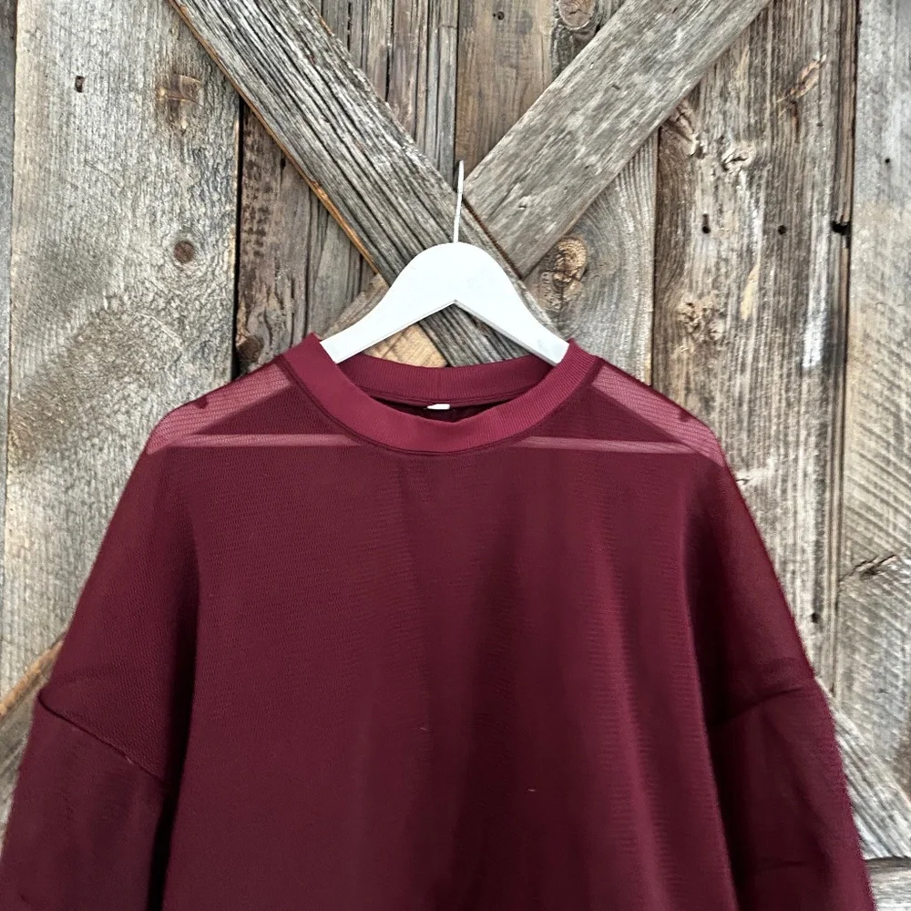 Relaxed Cropped Mesh Pullover Alo Yoga Women’s MEDIUM BURGUNDY